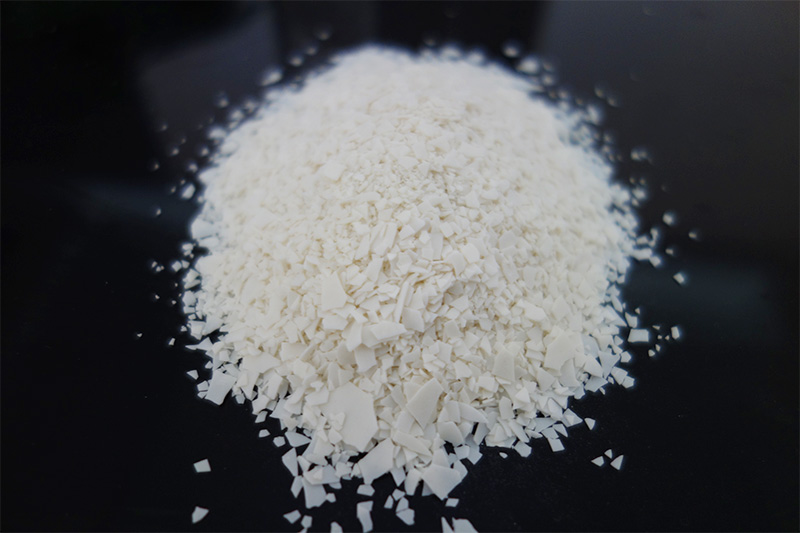 有哪些因素会影响到氯化聚乙烯的分解温度？